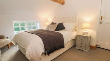5 bedrooms, individually decorated, individually furnished, free WiFi