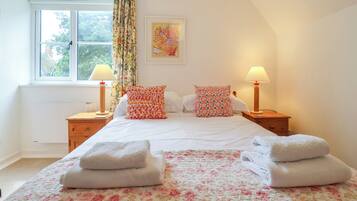 3 bedrooms, individually decorated, individually furnished, free WiFi