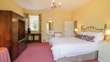 4 phòng ngủ, trang trí khác biệt