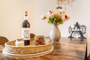 Dining - Apartment 'Gästewohnung Auszeit' with Private Garden and Wi-Fi (Regis-Breitingen)