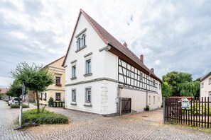 Esterni