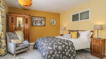 4 bedrooms, individually decorated, individually furnished, free WiFi