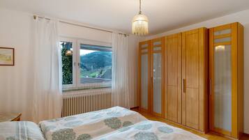2 Schlafzimmer, Bügeleisen/Bügelbrett, kostenloses WLAN, Bettwäsche