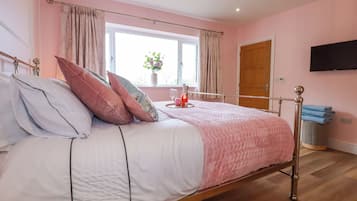 1 quarto, individualmente decorados, individualmente mobiliados