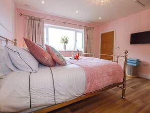 1 habitación, decoración personalizada y muebles diferentes 