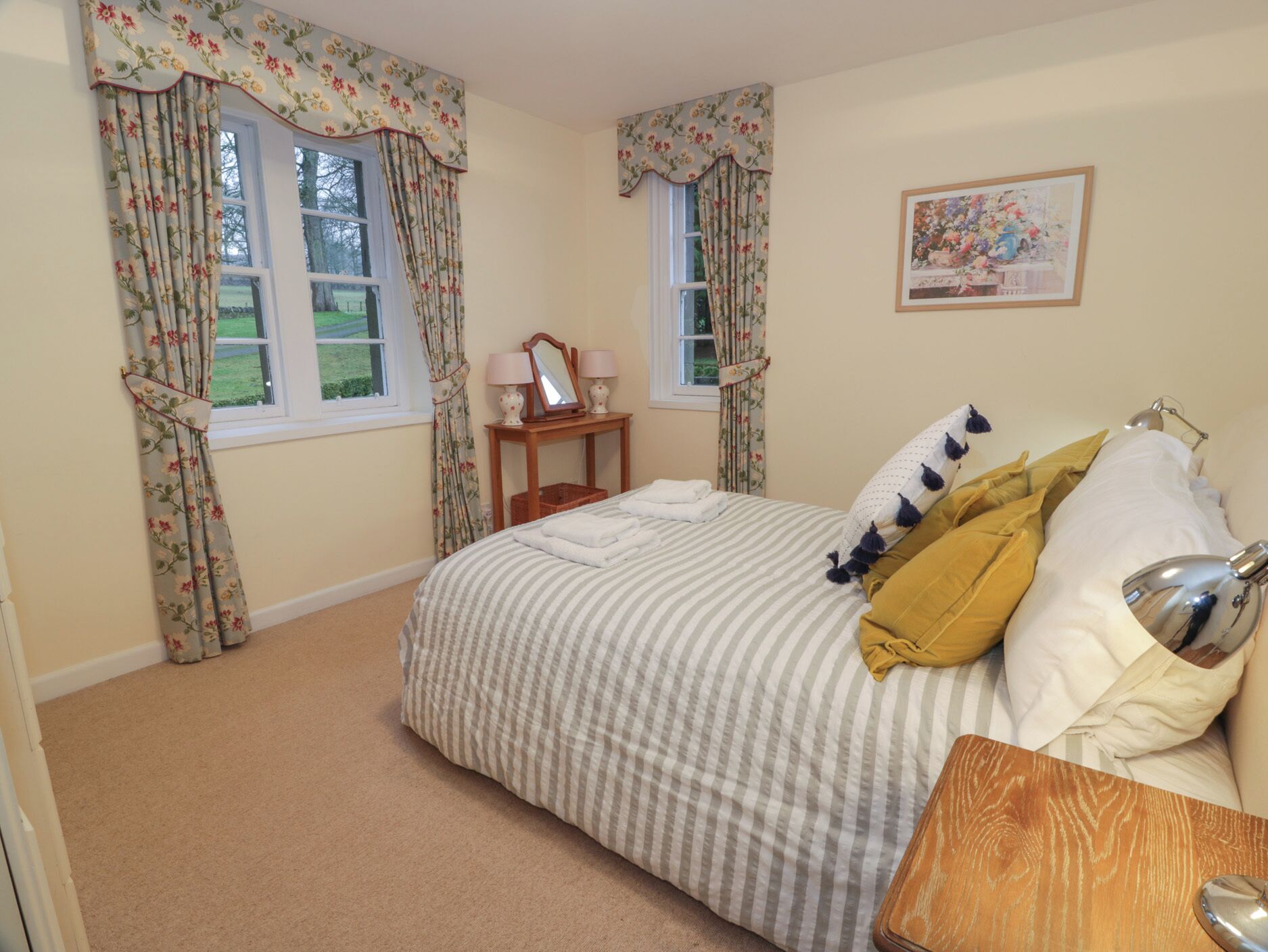 1 quarto, individualmente decorados, individualmente mobiliados