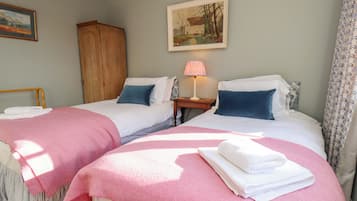 2 habitaciones, decoración personalizada y muebles diferentes