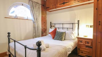 1 bedroom, individually decorated, individually furnished, free WiFi