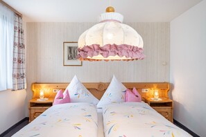 1 bedroom, iron/ironing board, free WiFi, bed sheets - Apartment 'Rathäusle Ii' with Shared Terrace, Shared Garden and Wi-Fi (Titisee-Neustadt)