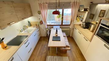 Kühlschrank, Ofen, Herdplatte, Geschirrspüler