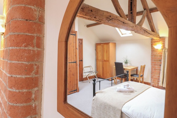 1 bedroom, WiFi (free), individually decorated, individually furnished