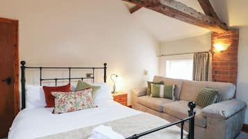 1 bedroom, individually decorated, individually furnished, free WiFi