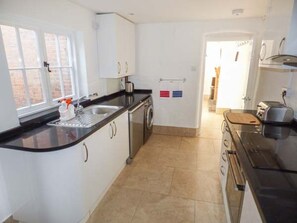 Fridge, dishwasher, cookware/dishes/utensils - 1 Willow Cottage (Worcester)