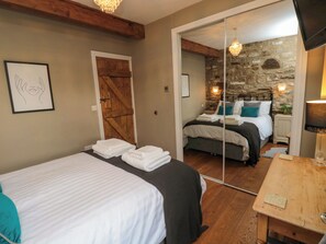 2 bedrooms, individually decorated, individually furnished, free WiFi