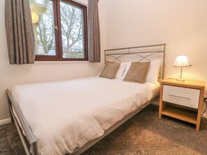 2 bedrooms, individually decorated, individually furnished, free WiFi