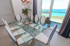 Dining - 17 Cliff Edge (Newquay)