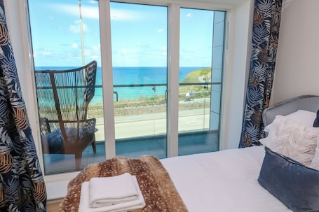 3 habitaciones, decoración personalizada y muebles diferentes