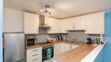 Fridge, dishwasher, electric kettle, toaster