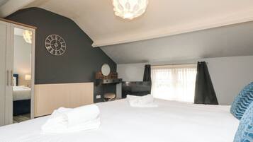 2 bedrooms, individually decorated, individually furnished, free WiFi