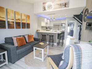 Cottage | Living area - Harbwr Hideaway (Porthmadog)
