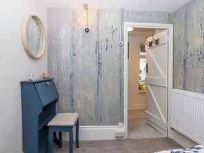 Interior - 3 Pebble Cottage (Brixham)