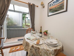 Dining - Miller's Cottage (Dorchester)
