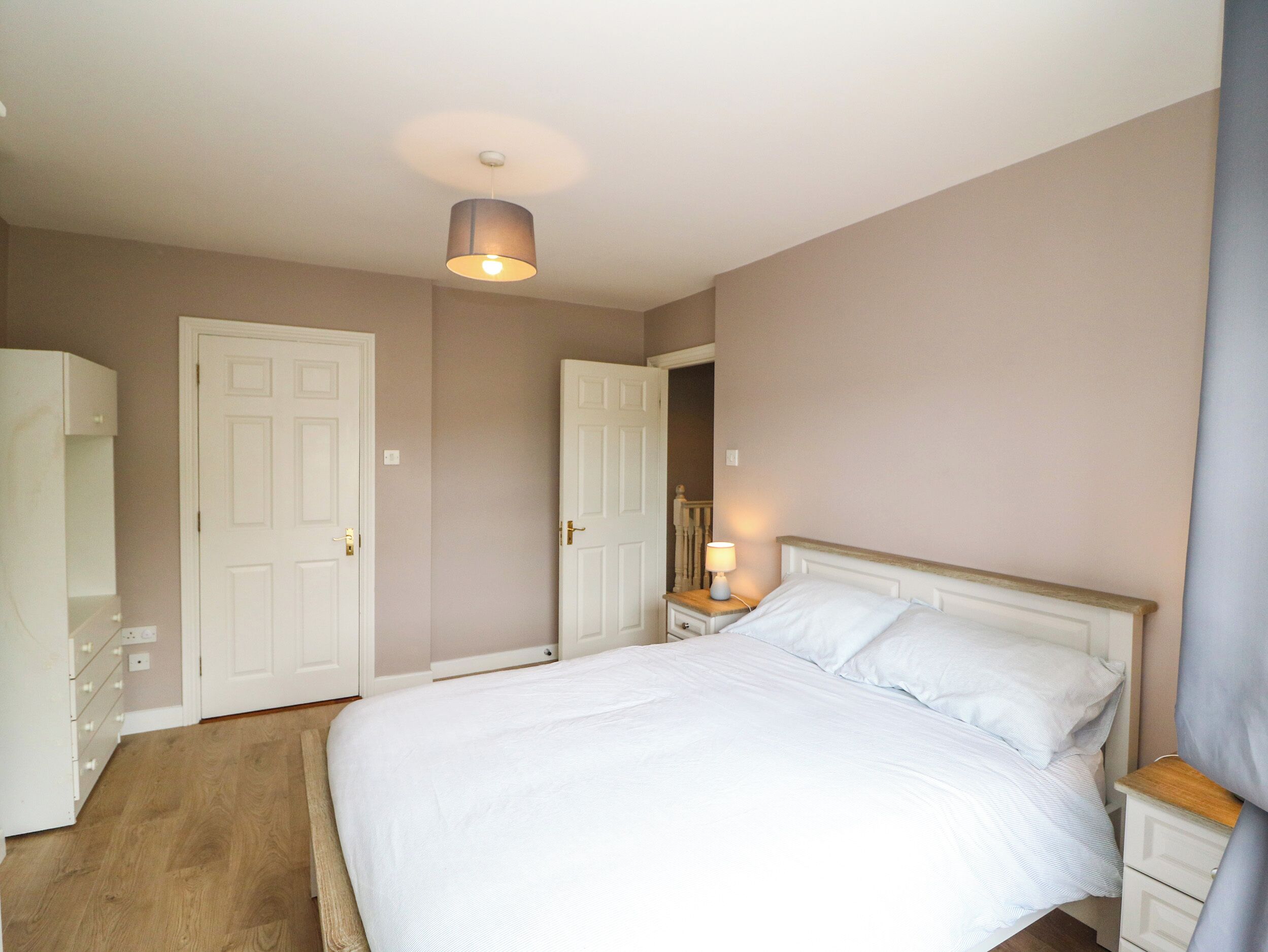 3 bedrooms, individually decorated, individually furnished, free WiFi