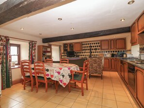 Dining - Ereiniog 2 (Garndolbenmaen)