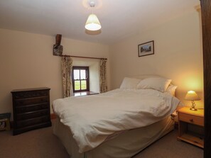 2 bedrooms, individually decorated, individually furnished, free WiFi - Ereiniog 2 (Garndolbenmaen)