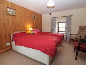 2 bedrooms, individually decorated, individually furnished, free WiFi