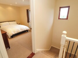 2 bedrooms, individually decorated, individually furnished, free WiFi