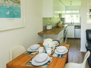 Fridge, dishwasher, electric kettle, toaster - 61 Norton Park (Dartmouth)