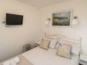 2 Schlafzimmer, individuell dekoriert, individuell eingerichtet