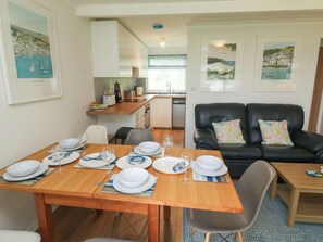 Dining - 61 Norton Park (Dartmouth)