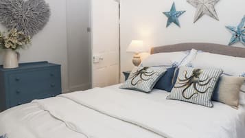 2 bedrooms, individually decorated, individually furnished, free WiFi