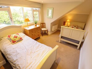 4 bedrooms, individually decorated, individually furnished, free WiFi - Natterjacks (King's Lynn)