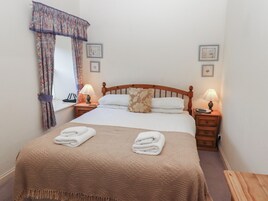 2 bedrooms, individually decorated, individually furnished, free WiFi