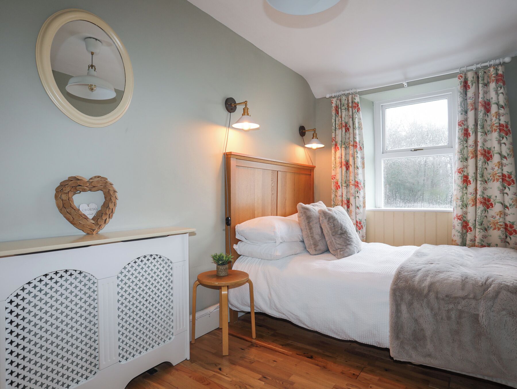 2 bedrooms, individually decorated, individually furnished, free WiFi