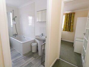 Shower - Dorset Explorers (Bournemouth)