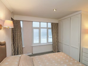 1 bedroom, individually decorated, individually furnished, free WiFi - Directors Box (Bridlington)