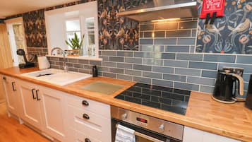 Fridge, dishwasher, electric kettle, toaster