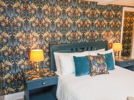 2 bedrooms, individually decorated, individually furnished, free WiFi