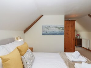 1 bedroom, individually decorated, individually furnished, free WiFi