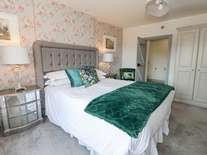 4 bedrooms, individually decorated, individually furnished, free WiFi - Cunliffe House (Shipley)