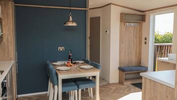 Cottage | Dining