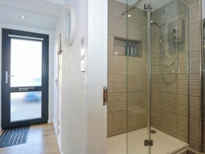 Cottage | Bathroom | Shower - Sailing Home (Porthmadog)