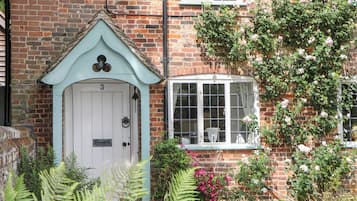 Cottage | Exterior detail