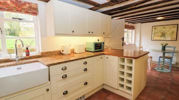 Fridge, dishwasher, electric kettle, cookware/dishes/utensils