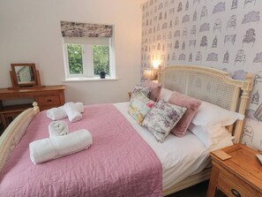 3 bedrooms, individually decorated, individually furnished, free WiFi