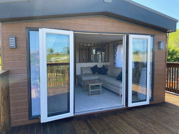 Terrace/patio - Hazel Lodge (Whitby)